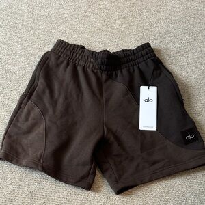 ALO Yoga Men's Dark Brown Athletic Shorts